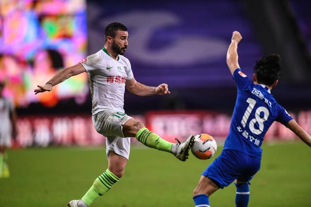 切尔西与18岁右后卫阿奇姆彭续约至2029年